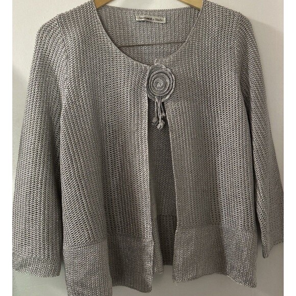 SportsWorks Studio Gray V-Neck One Flower Button Closure Cardigan Size Large - Picture 1 of 12